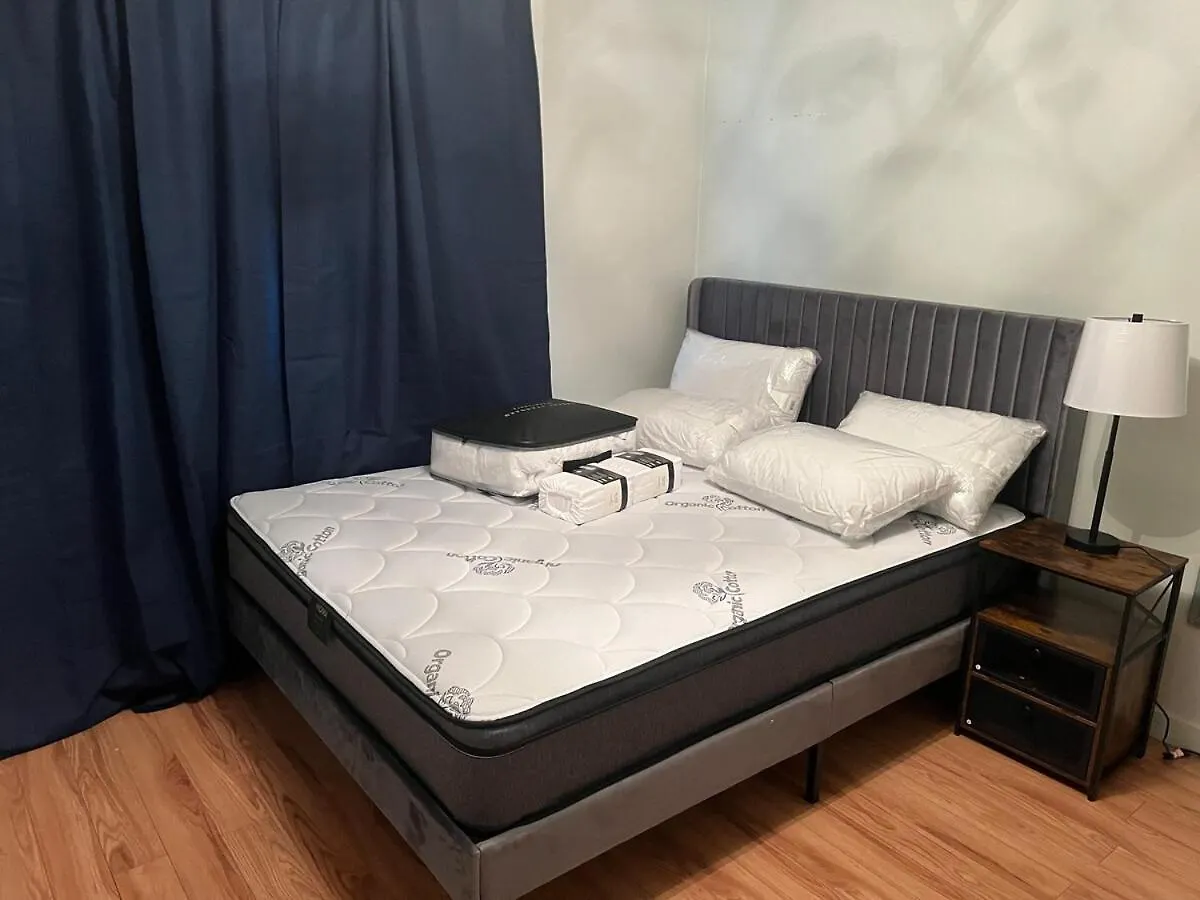 Fully Furnished 2Br With Free Parking Near Downtown And University Of カルガリー カナダ