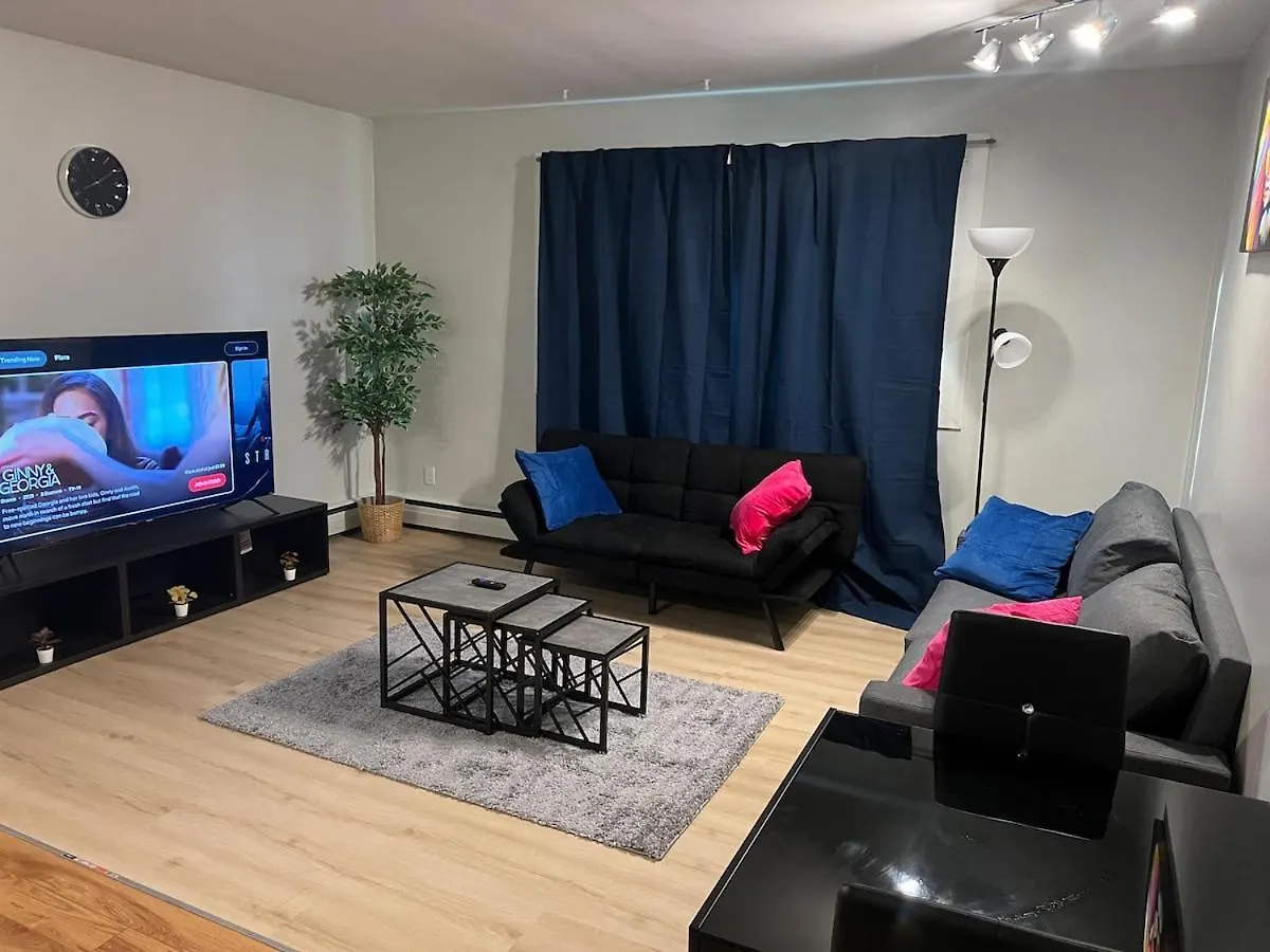アパート Fully Furnished 2Br With Free Parking Near Downtown And University Of カルガリー